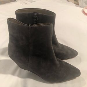 Donald J Pliner Suede JAE Ankle Boot Size 8M